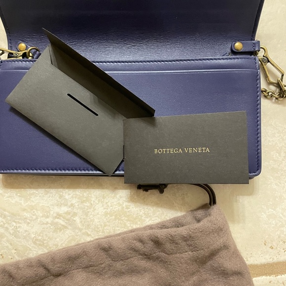 Bottega Veneta Intrecciato Wallet on Chain - Picture 3 of 4